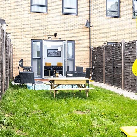Luxury 2 Bed House City Centre ✘ Bbq & Garden ☆ Family Friendly→ Swingball & Outdoor Furniture - Free Parking → With 50 Inch Smart Tv, Free Netflix & Wifi ✘ Comfy Seating Area - By Maevela 버밍엄 외부 사진