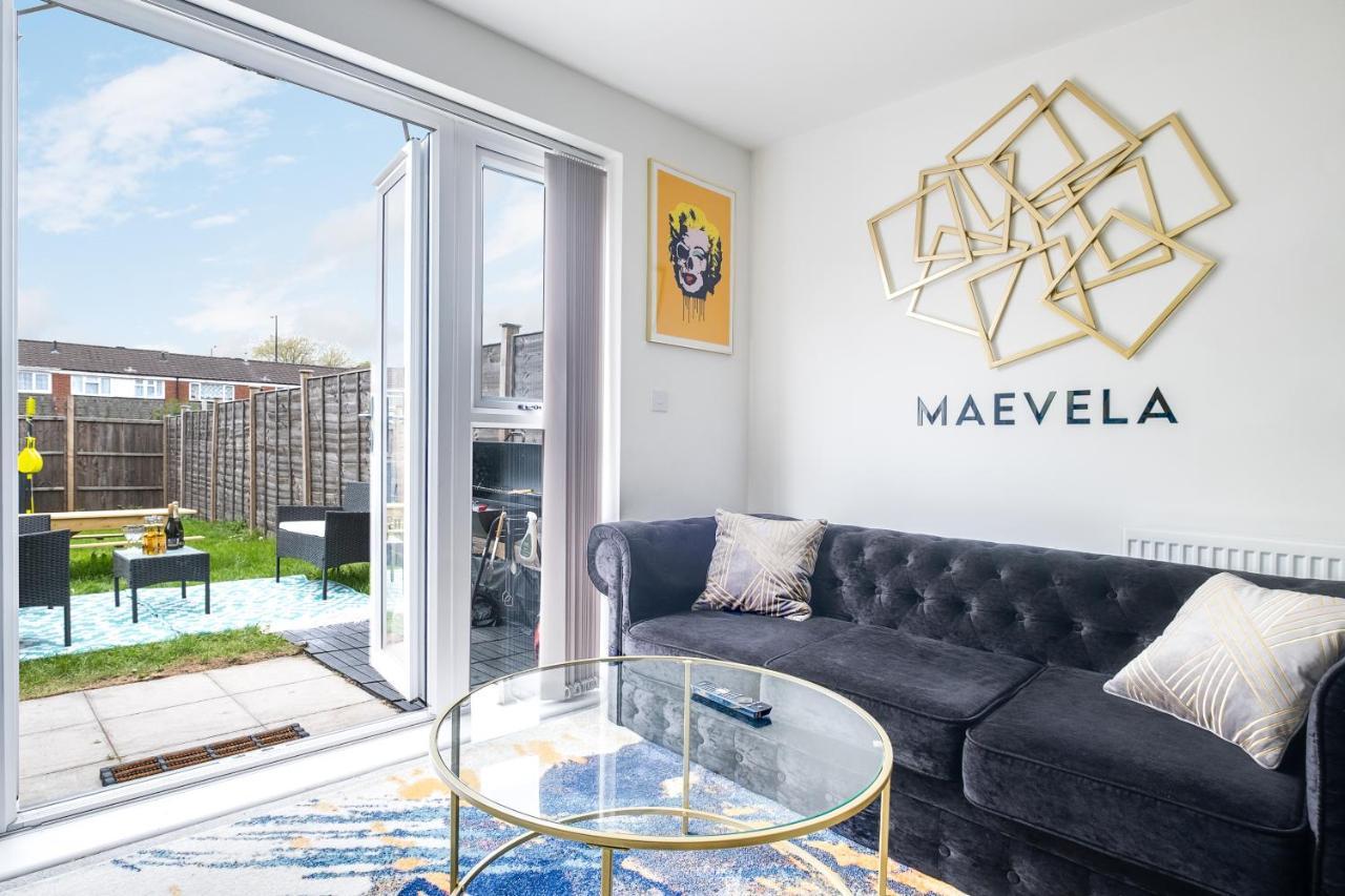 Luxury 2 Bed House City Centre ✘ Bbq & Garden ☆ Family Friendly→ Swingball & Outdoor Furniture - Free Parking → With 50 Inch Smart Tv, Free Netflix & Wifi ✘ Comfy Seating Area - By Maevela 버밍엄 외부 사진