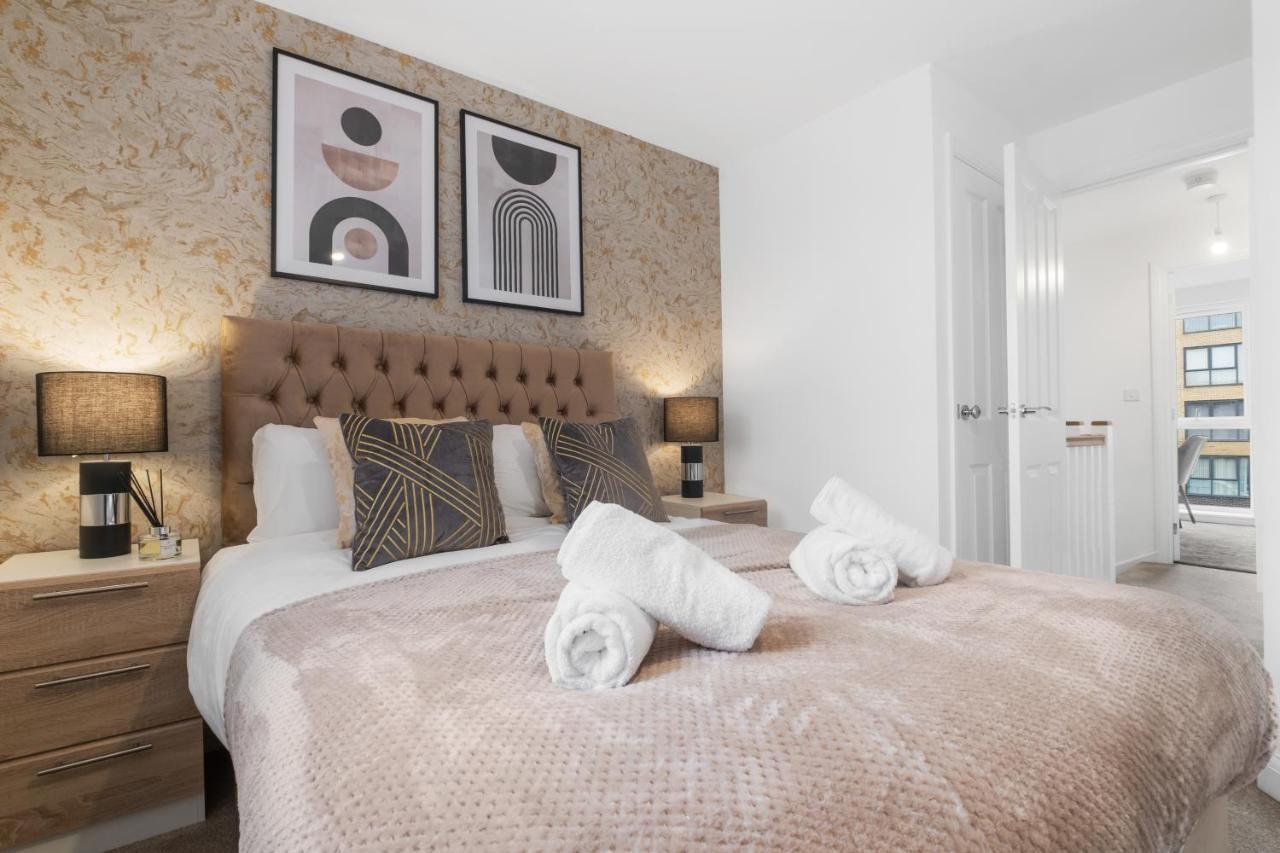 Luxury 2 Bed House City Centre ✘ Bbq & Garden ☆ Family Friendly→ Swingball & Outdoor Furniture - Free Parking → With 50 Inch Smart Tv, Free Netflix & Wifi ✘ Comfy Seating Area - By Maevela 버밍엄 외부 사진